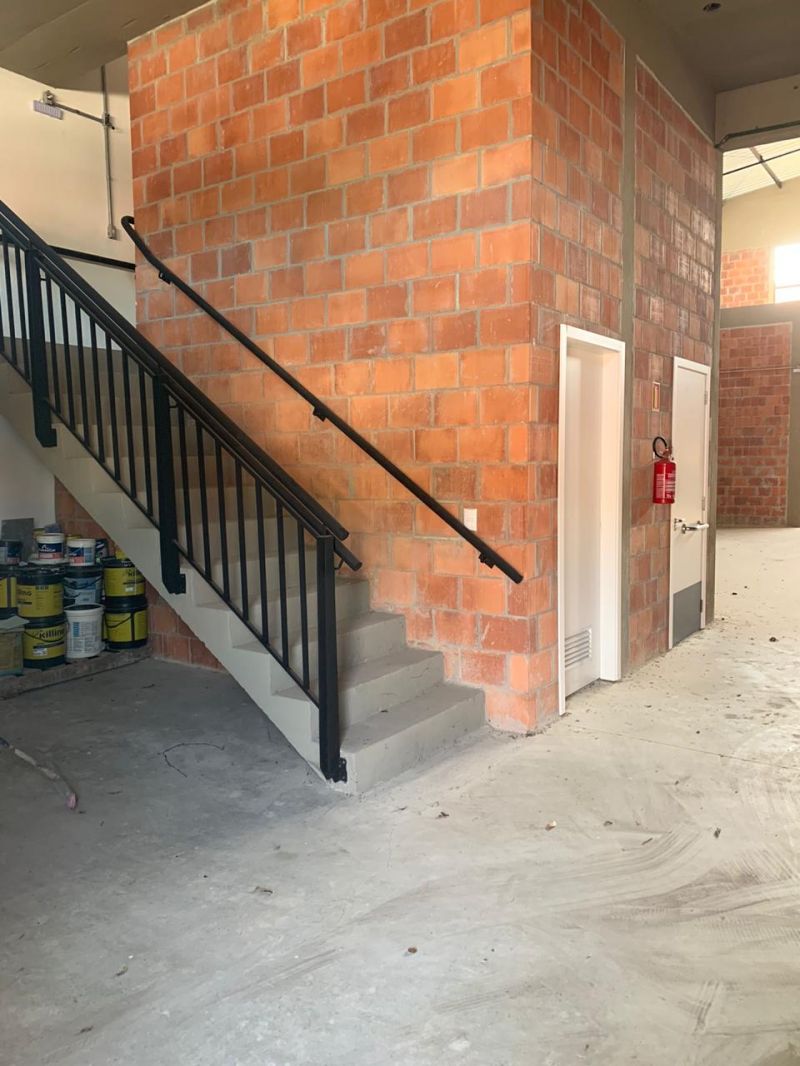 Depósito com 3 banheiros e 430m² para alugar no bairro Anchieta, Porto Alegre