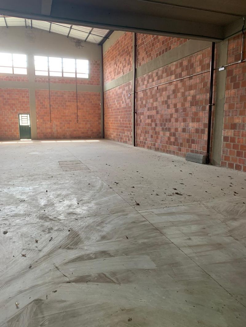 Depósito com 3 banheiros e 430m² para alugar no bairro Anchieta, Porto Alegre