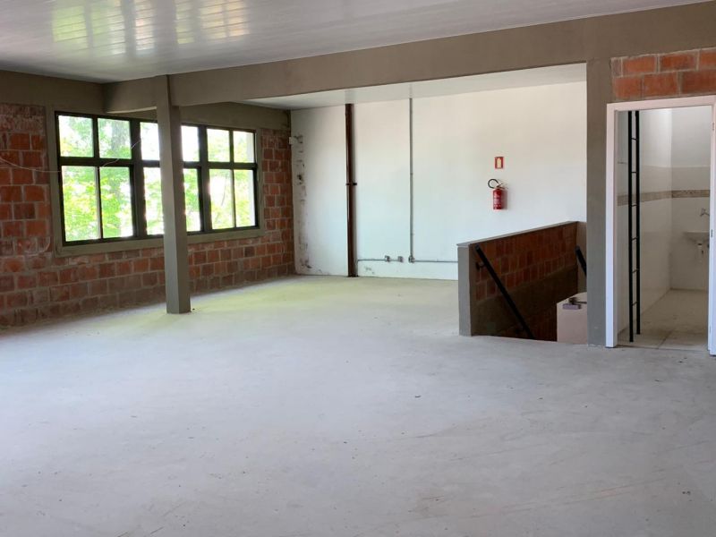 Depósito com 3 banheiros e 430m² para alugar no bairro Anchieta, Porto Alegre