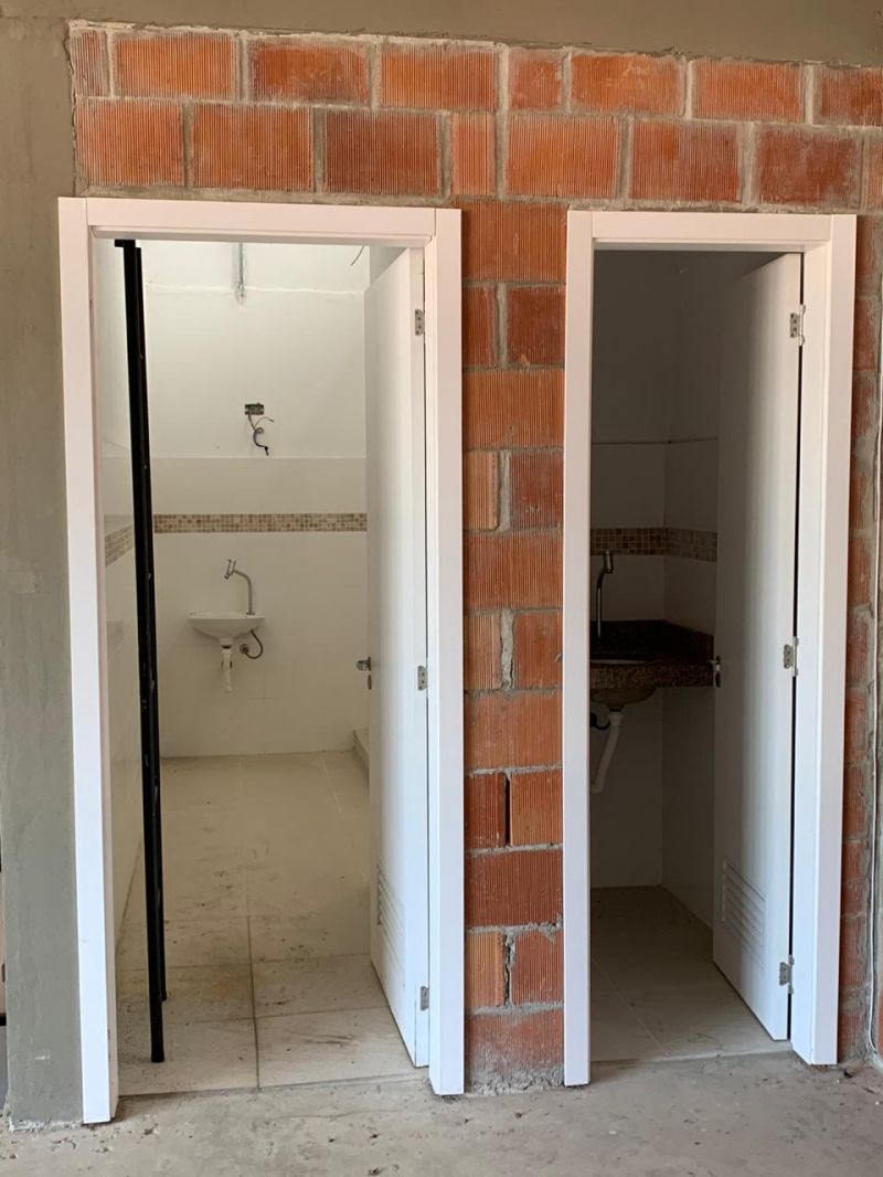 Depósito com 3 banheiros e 430m² para alugar no bairro Anchieta, Porto Alegre