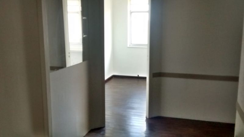 Sala com 2 banheiros e 77m² para alugar no bairro Centro Historico, Porto Alegre