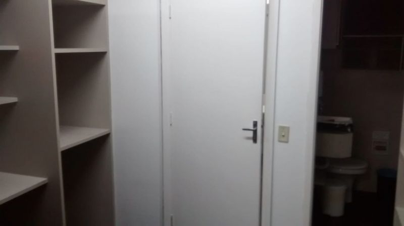 Sala com 2 banheiros e 77m² para alugar no bairro Centro Historico, Porto Alegre