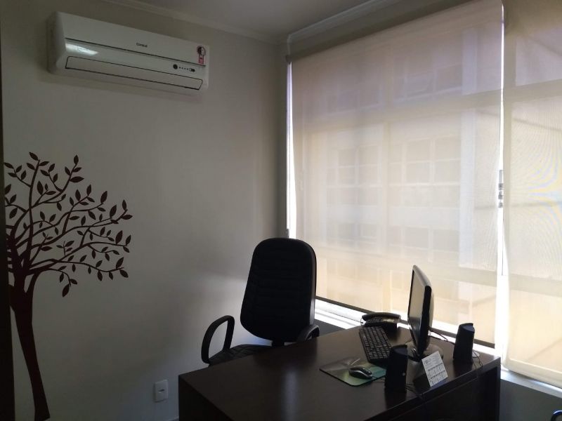 Conjunto com 1 banheiro e 60m² para alugar no bairro Centro Historico, Porto Alegre