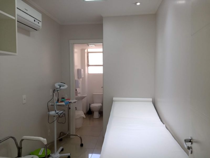 Conjunto com 1 banheiro e 60m² para alugar no bairro Centro Historico, Porto Alegre