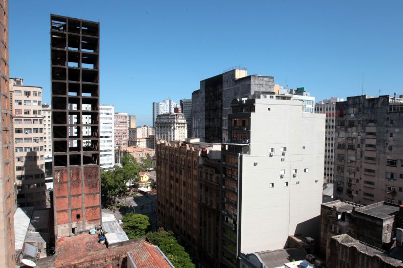 Conjunto com 1 banheiro e 44m² para alugar no bairro Centro Historico, Porto Alegre