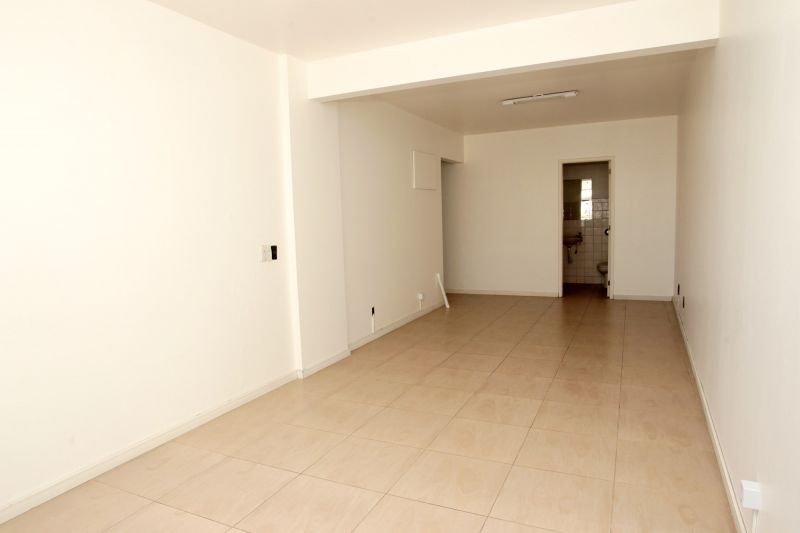 Conjunto com 1 banheiro e 44m² para alugar no bairro Centro Historico, Porto Alegre