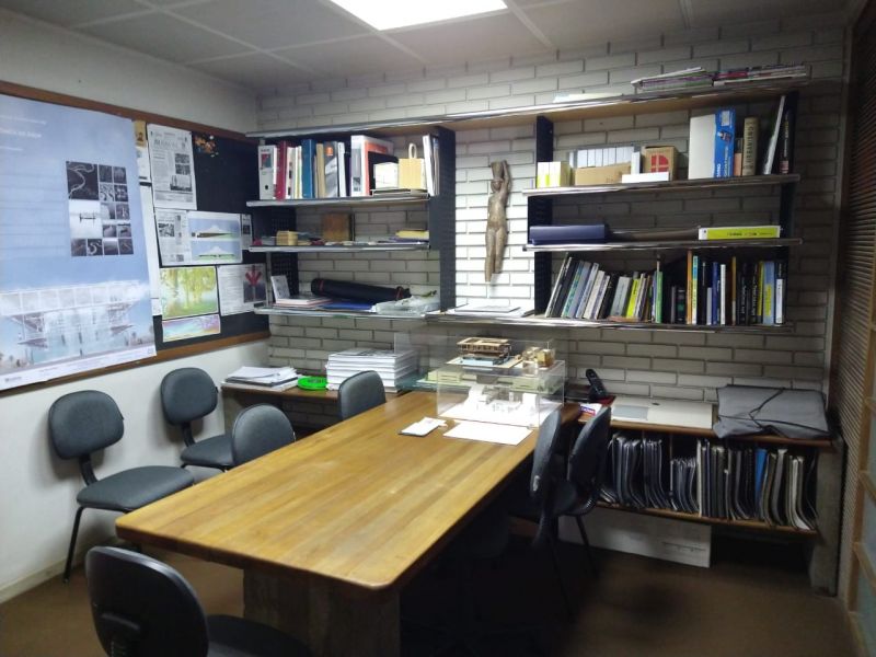 Sala com 1 banheiro e 80m² para alugar no bairro Centro Historico, Porto Alegre