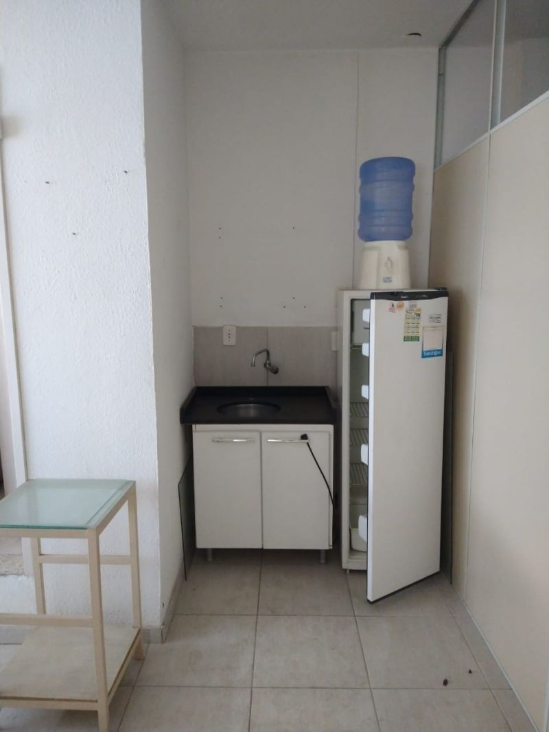 Conjunto com 1 banheiro e 50m² para alugar no bairro Centro Historico, Porto Alegre