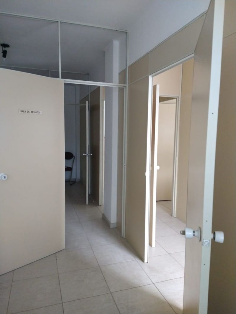 Conjunto com 1 banheiro e 50m² para alugar no bairro Centro Historico, Porto Alegre