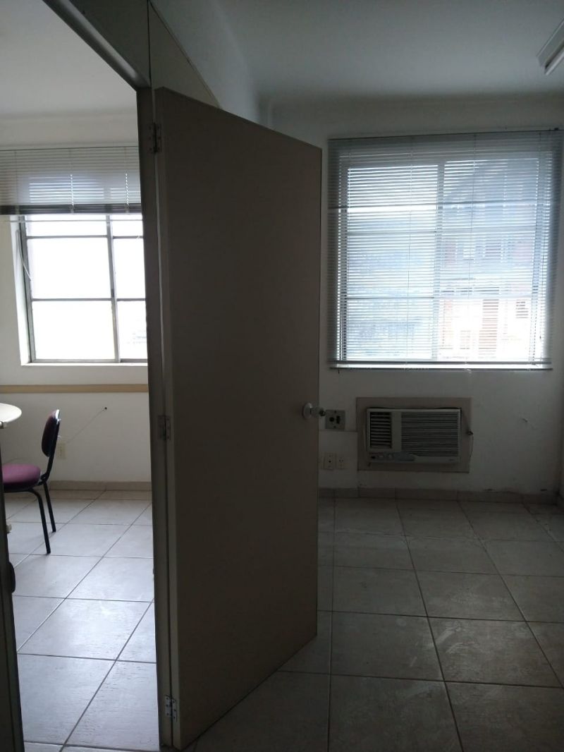 Conjunto com 1 banheiro e 50m² para alugar no bairro Centro Historico, Porto Alegre