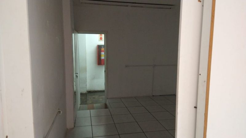 Sala com 1 banheiro e 25m² para alugar no bairro Centro Historico, Porto Alegre