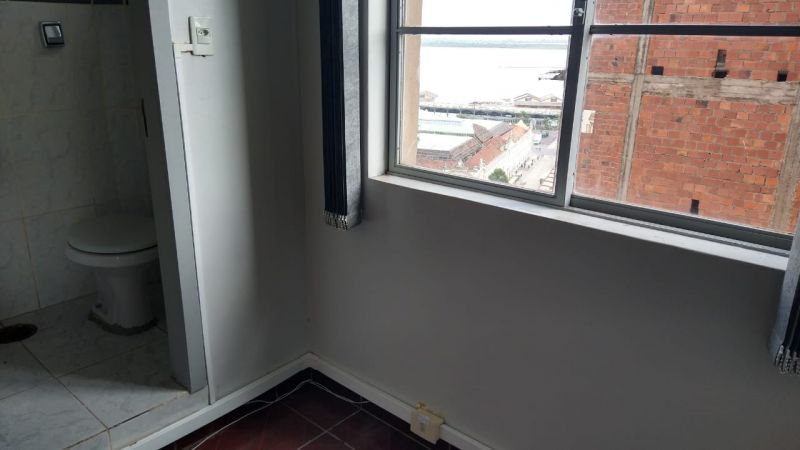 Sala com 1 banheiro e 25m² para alugar no bairro Centro Historico, Porto Alegre