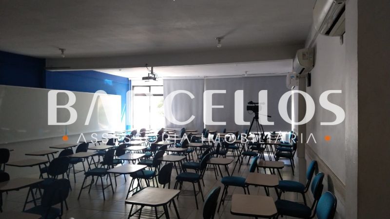 PRÉDIO COMERCIAL NA AV INDEPENDENCIA!