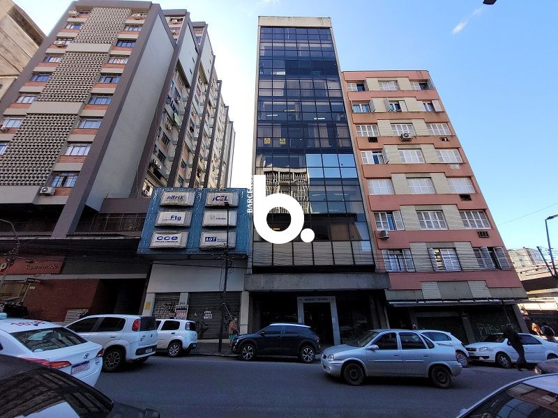 Conjunto com 2 banheiros e 300m² à venda no bairro Centro, Porto Alegre