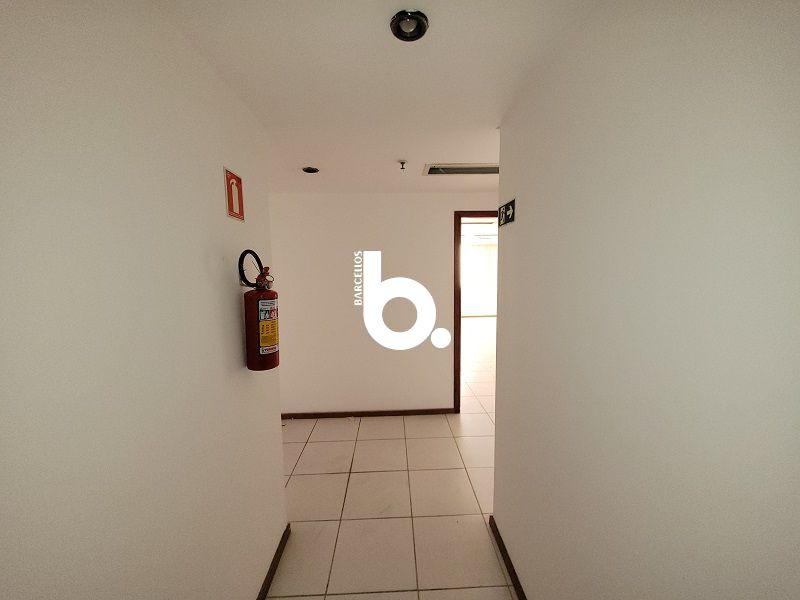 Conjunto com 2 banheiros e 300m² à venda no bairro Centro, Porto Alegre