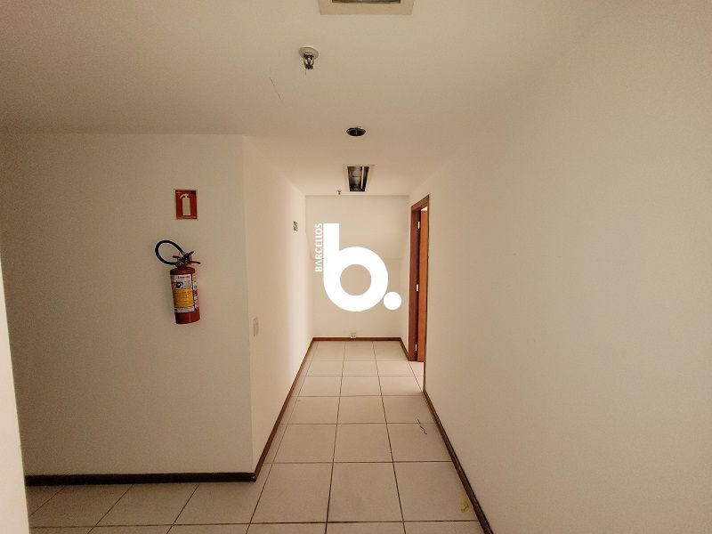 Conjunto com 2 banheiros e 300m² à venda no bairro Centro, Porto Alegre