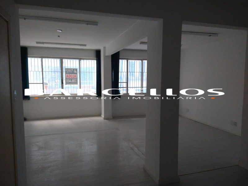 Sala com 1 banheiro e 60m² para alugar no bairro Centro Historico, Porto Alegre