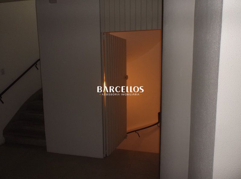 Conjunto com 10 banheiros e 150m² para alugar no bairro Centro Historico, Porto Alegre