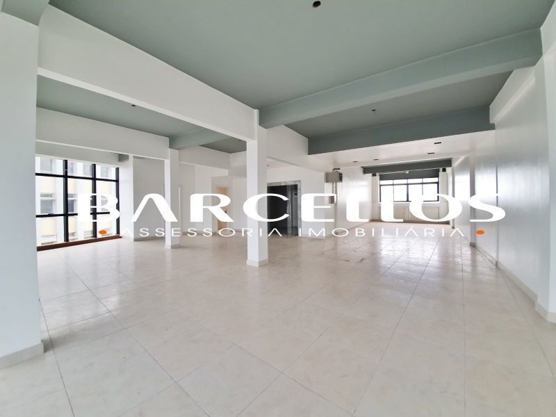 Sala com 2 banheiros e 120m² para alugar no bairro Centro Historico, Porto Alegre