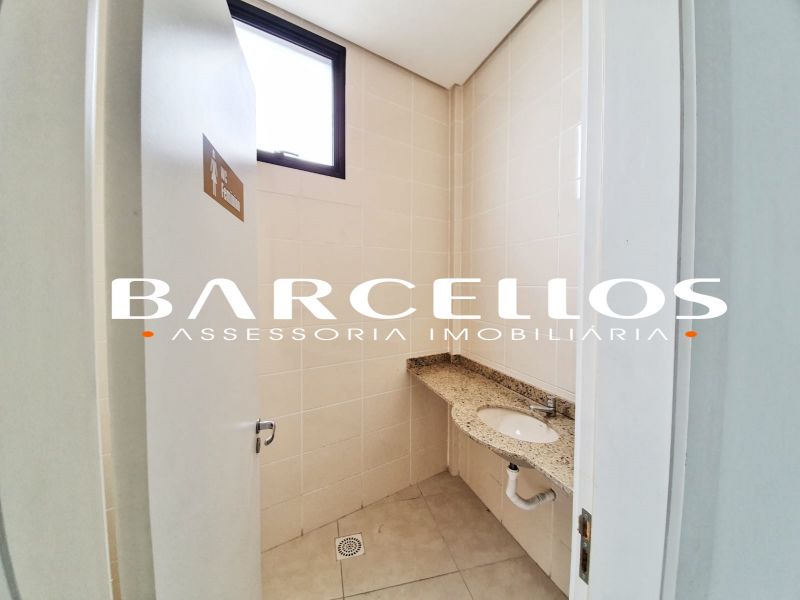 Sala com 2 banheiros e 120m² para alugar no bairro Centro Historico, Porto Alegre