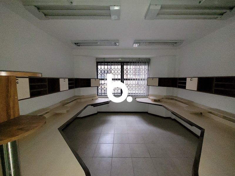 Sala com 1 quarto, 1 banheiro e 29m² para alugar no bairro Centro Historico, Porto Alegre