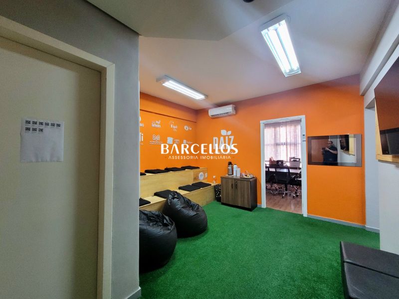 SALA COMERCIAL EM FRENTE AO COMPLEXO HOSPITALAR SANTA CASA