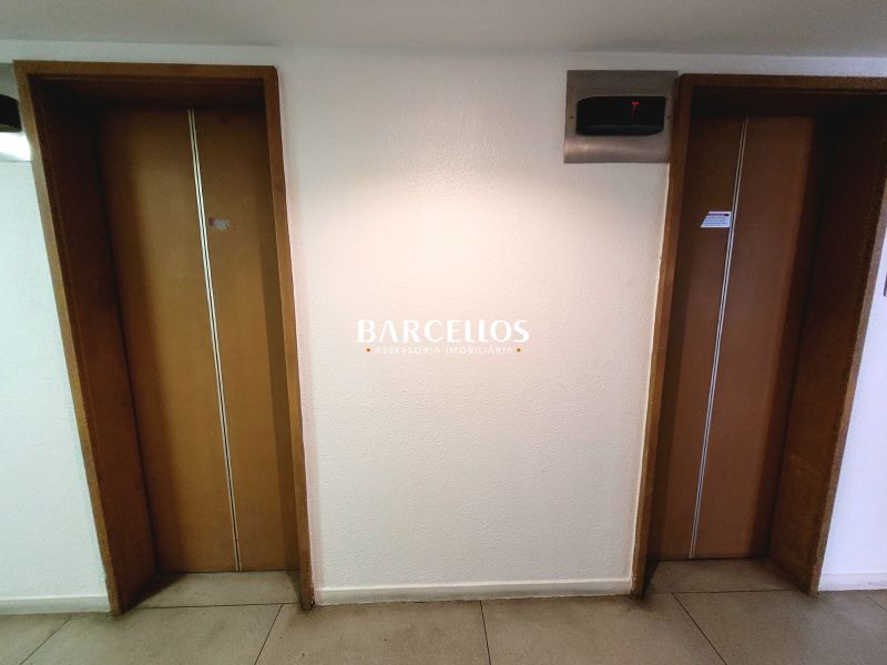 Conjunto com 8 banheiros e 443m² para alugar no bairro Centro Historico, Porto Alegre