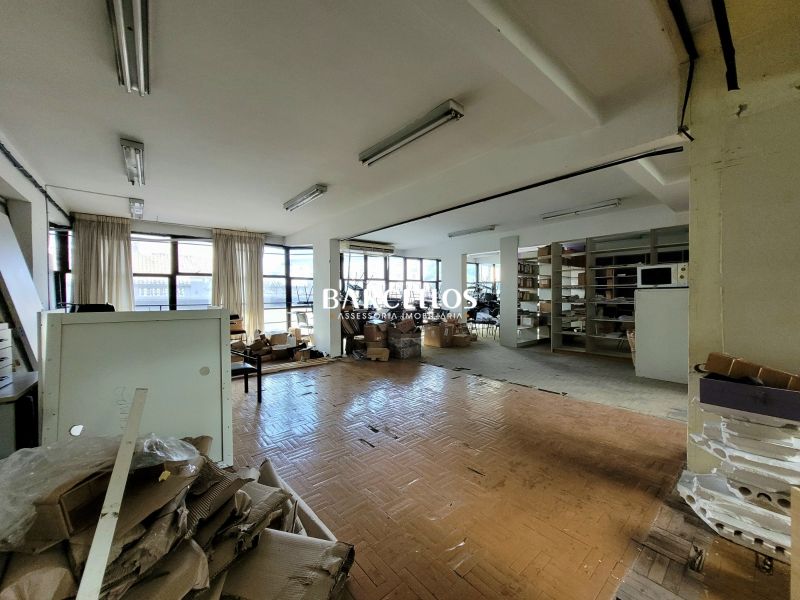 Conjunto com 8 banheiros e 443m² para alugar no bairro Centro Historico, Porto Alegre