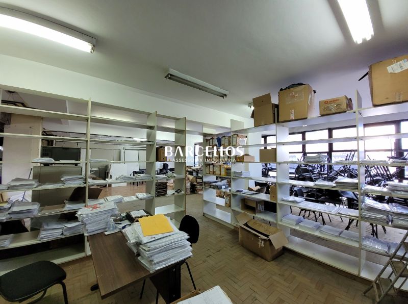 Conjunto com 8 banheiros e 443m² para alugar no bairro Centro Historico, Porto Alegre