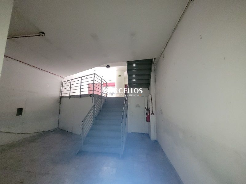 LOJAO TERREO DE FRENTE COM FLUXO DE PEDESTRES!