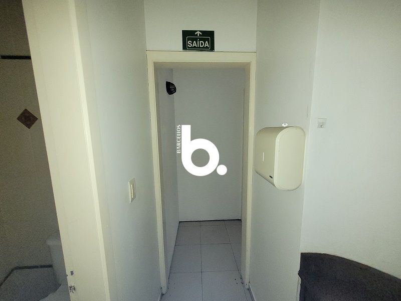 LOJA TERREA DE FRENTE QUASE ESQUINA SR DOS PASSOS