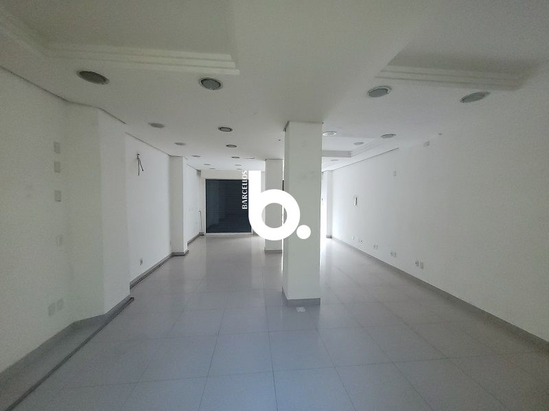 LOJA TERREA DE FRENTE QUASE ESQUINA SR DOS PASSOS