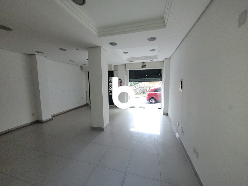 LOJA TERREA DE FRENTE QUASE ESQUINA SR DOS PASSOS