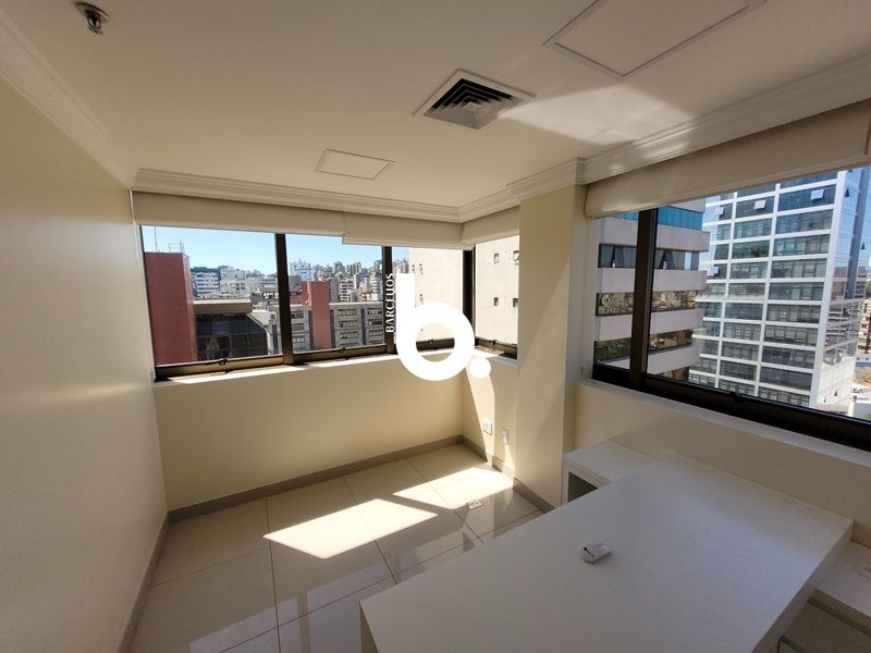 Conjunto com 1 banheiro e 45m² à venda no bairro Moinhos de Vento, Porto Alegre