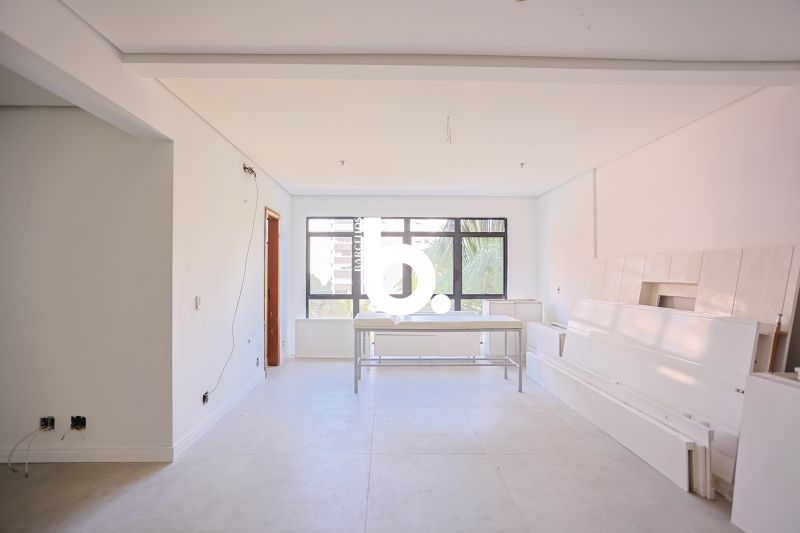 Sala com 2 banheiros e 100m² para alugar no bairro Auxiliadora, Porto Alegre