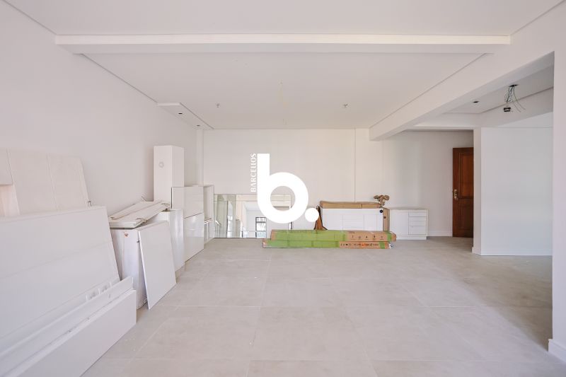Sala com 2 banheiros e 100m² para alugar no bairro Auxiliadora, Porto Alegre