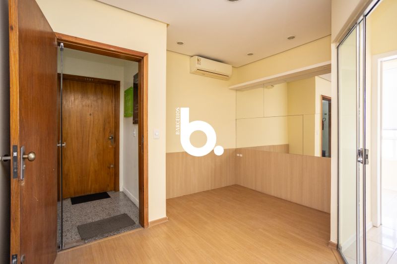 Sala com 2 banheiros e 45m² para alugar no bairro Centro Historico, Porto Alegre