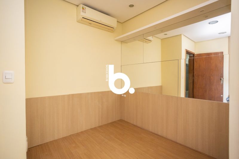 Sala com 2 banheiros e 45m² para alugar no bairro Centro Historico, Porto Alegre
