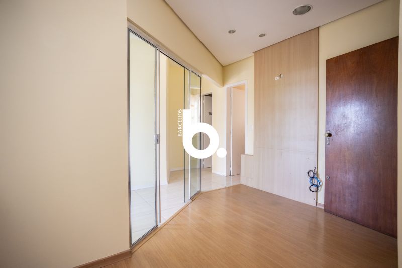 Sala com 2 banheiros e 45m² para alugar no bairro Centro Historico, Porto Alegre
