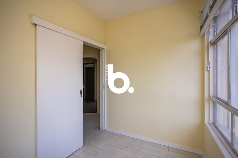 Sala com 2 banheiros e 45m² para alugar no bairro Centro Historico, Porto Alegre