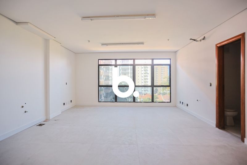 Sala com 2 banheiros e 100m² para alugar no bairro Auxiliadora, Porto Alegre