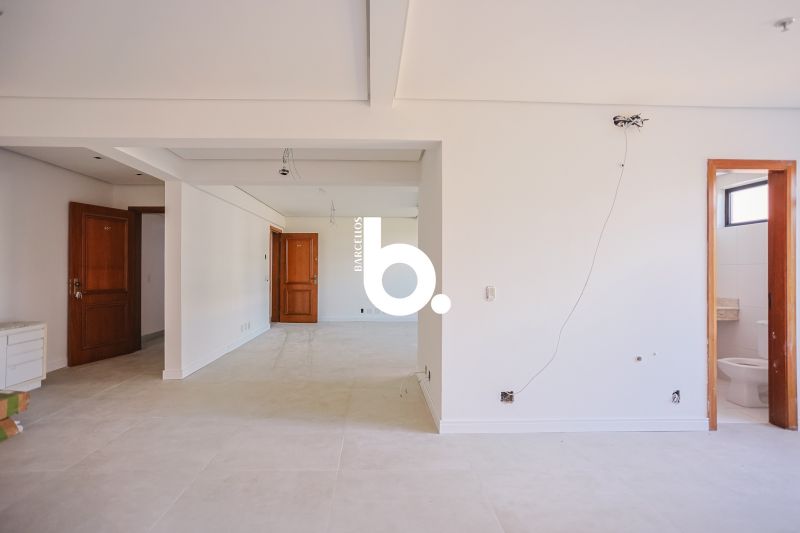 Sala com 2 banheiros e 100m² para alugar no bairro Auxiliadora, Porto Alegre