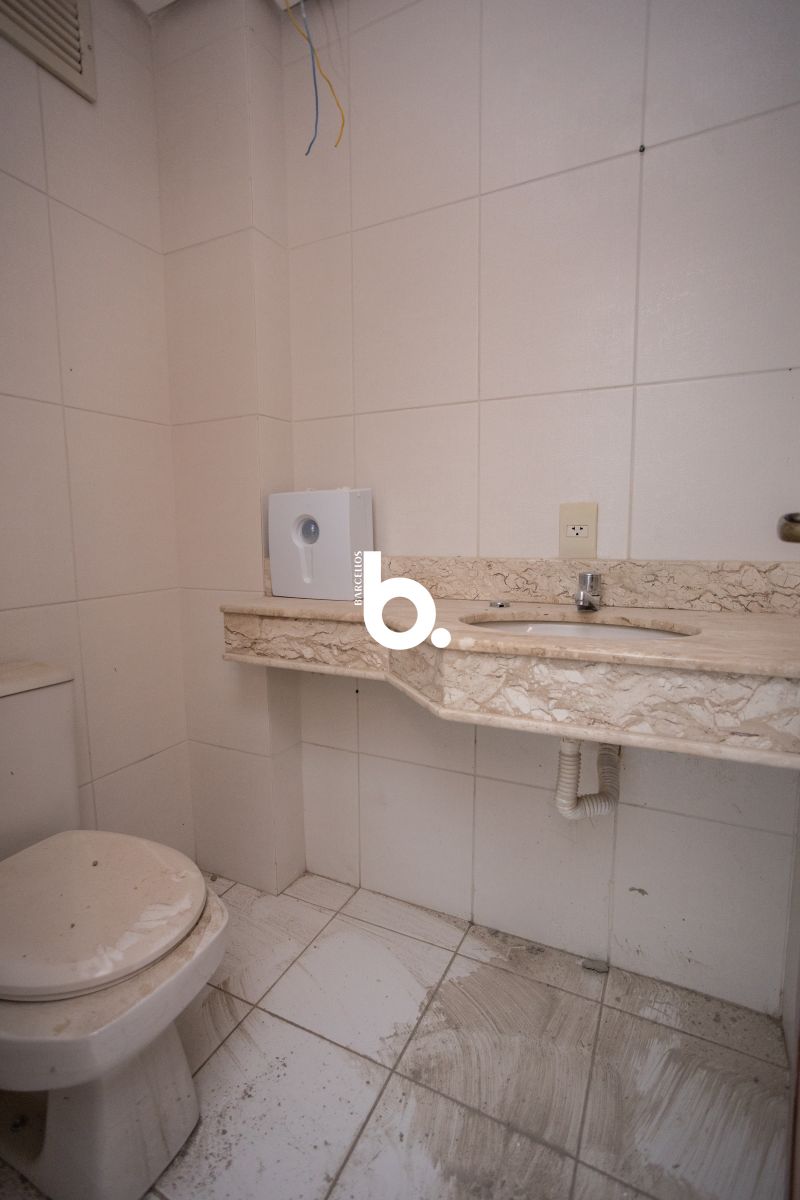 Sala com 2 banheiros e 100m² para alugar no bairro Auxiliadora, Porto Alegre