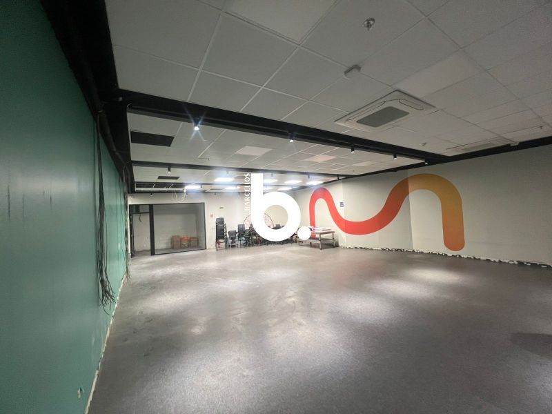 Ampla loja com 350m² para locação na Av. Júlio de Castilhos
