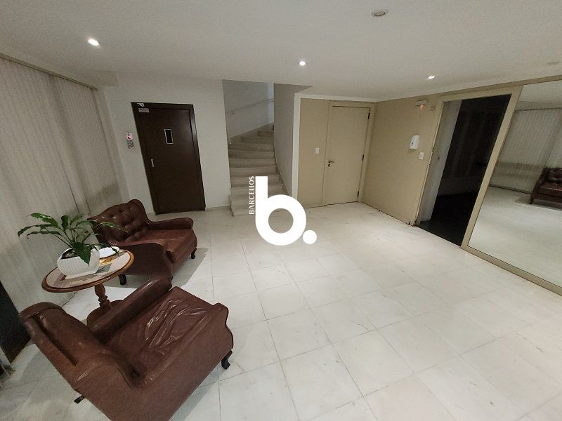 Apartamento amplo com 122 m²,2D sendo 1 suíte, 2 vagas e excelente padrão no Mont'Serrat