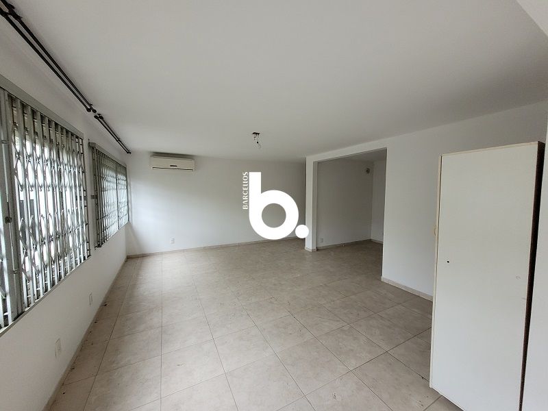 Apartamento amplo com 122 m²,2D sendo 1 suíte, 2 vagas e excelente padrão no Mont'Serrat