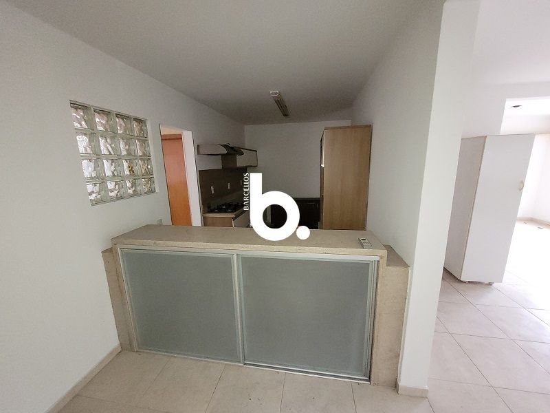 Apartamento amplo com 122 m²,2D sendo 1 suíte, 2 vagas e excelente padrão no Mont'Serrat