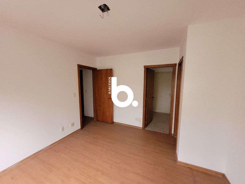 Apartamento amplo com 122 m²,2D sendo 1 suíte, 2 vagas e excelente padrão no Mont'Serrat