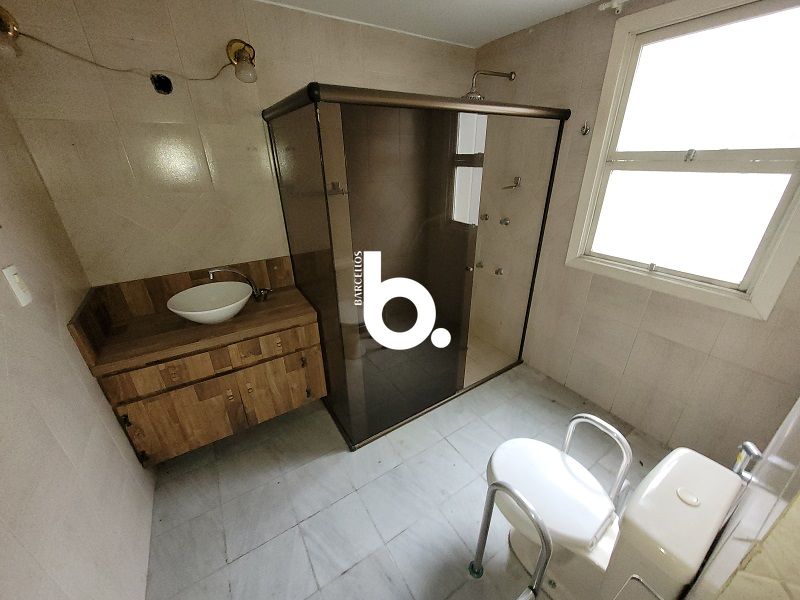 Apartamento amplo com 122 m²,2D sendo 1 suíte, 2 vagas e excelente padrão no Mont'Serrat