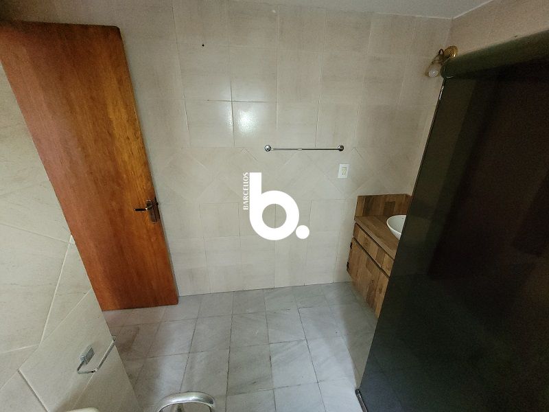 Apartamento amplo com 122 m²,2D sendo 1 suíte, 2 vagas e excelente padrão no Mont'Serrat
